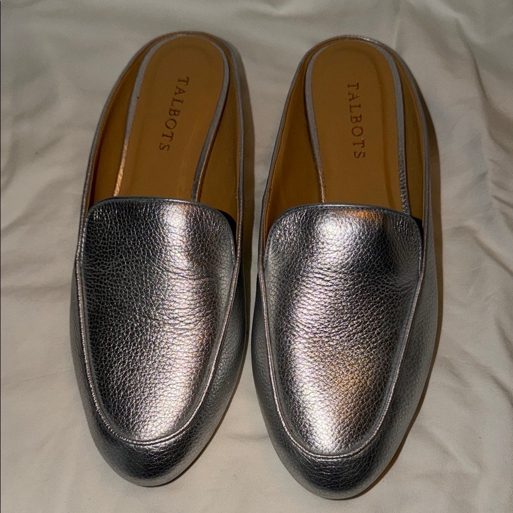 New Sz 9 Talbots Frannie Silver Metallic Leather Mules Flats